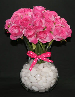 roses with white quartz vase filler