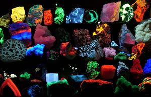 Fluorescent minerals