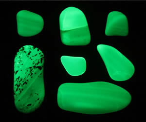 Fluorescent Opal