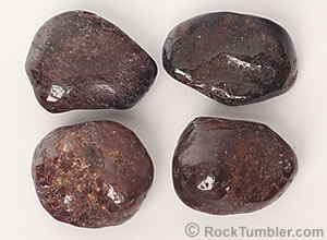 Polished garnets with inclusions